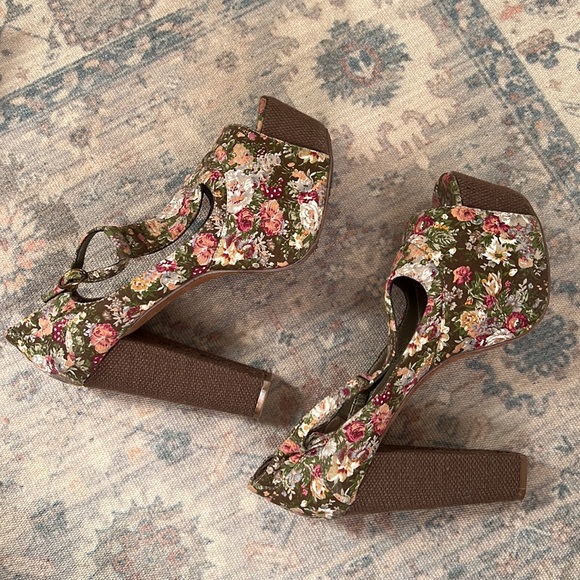 Jeffrey Campbell Foxy Platforms - Picture 10 of 11